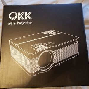 QKK Mini Projector in White